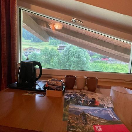 Picchio Rosso - Stanza Privata Con Bagno In Val Di Fassa Hotel Pera Luaran gambar