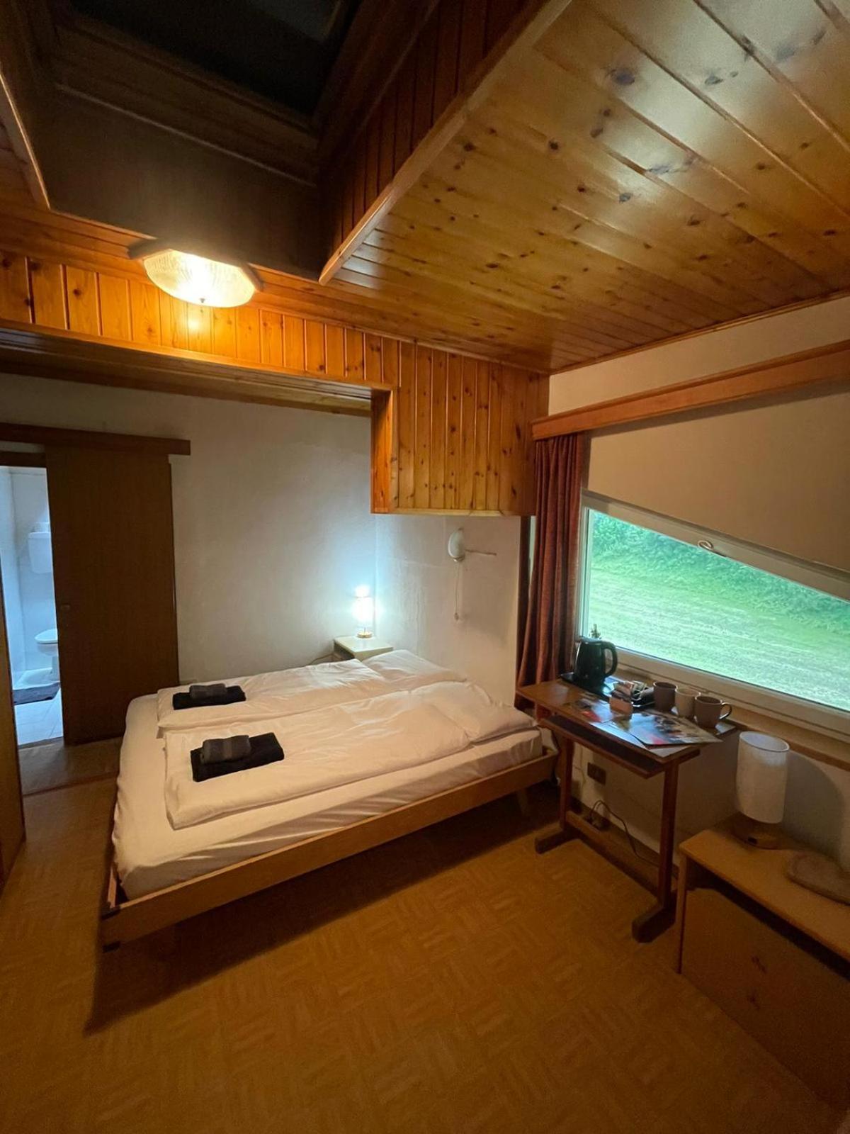 Picchio Rosso - Stanza Privata Con Bagno In Val Di Fassa Hotel Pera Luaran gambar