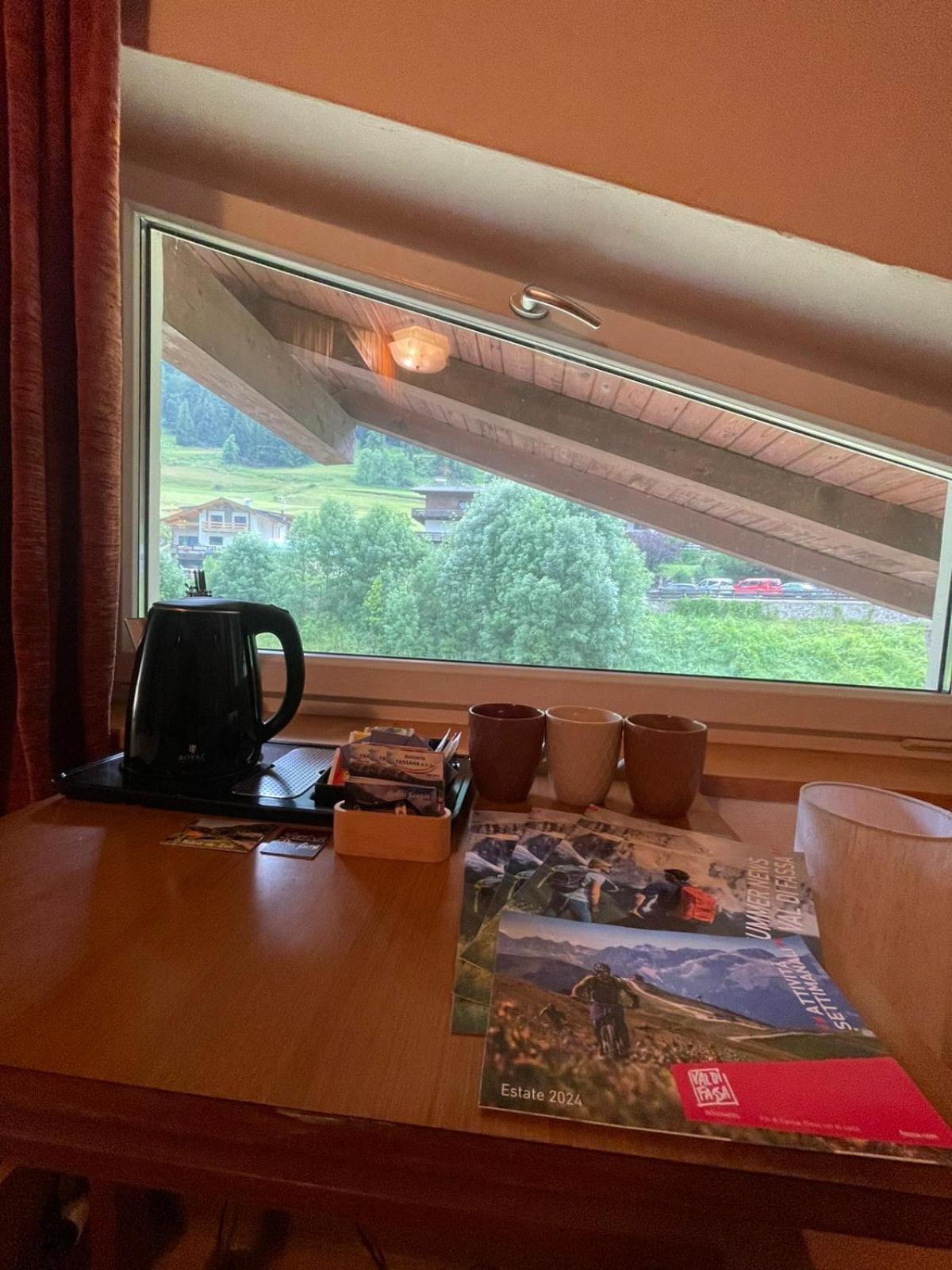 Picchio Rosso - Stanza Privata Con Bagno In Val Di Fassa Hotel Pera Luaran gambar